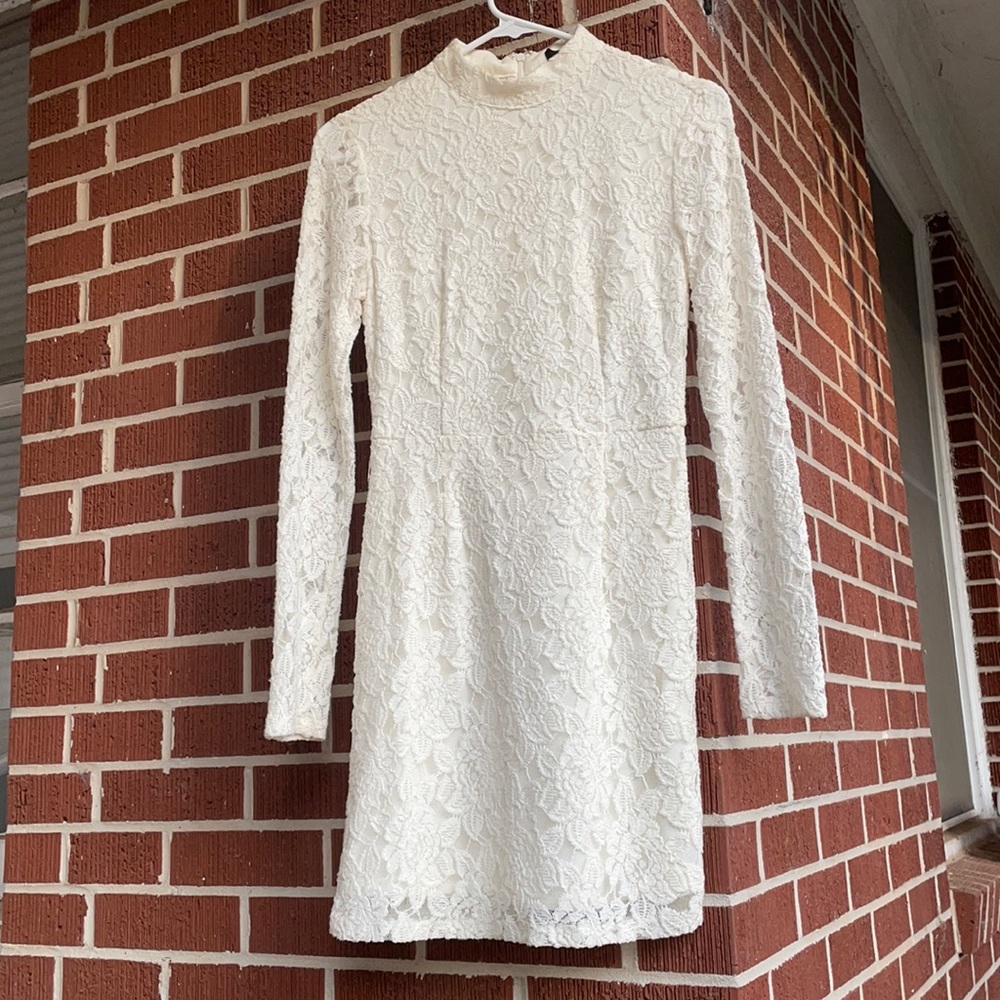FOREVER 21🛍🐇 pretty white lace dress